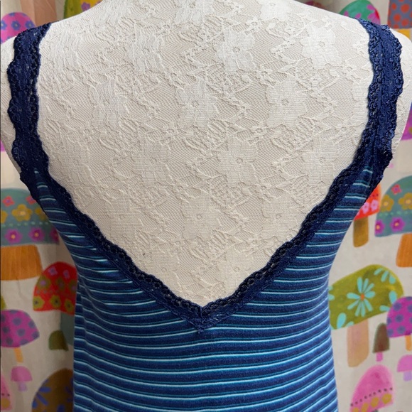 Old Navy Nightgown with Lace. Small - Picture 6 of 9